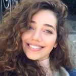 Biografia actritei Ozge Ozacar